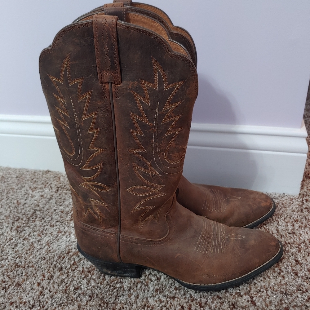 Ariat leather cowgirl/riding boots
